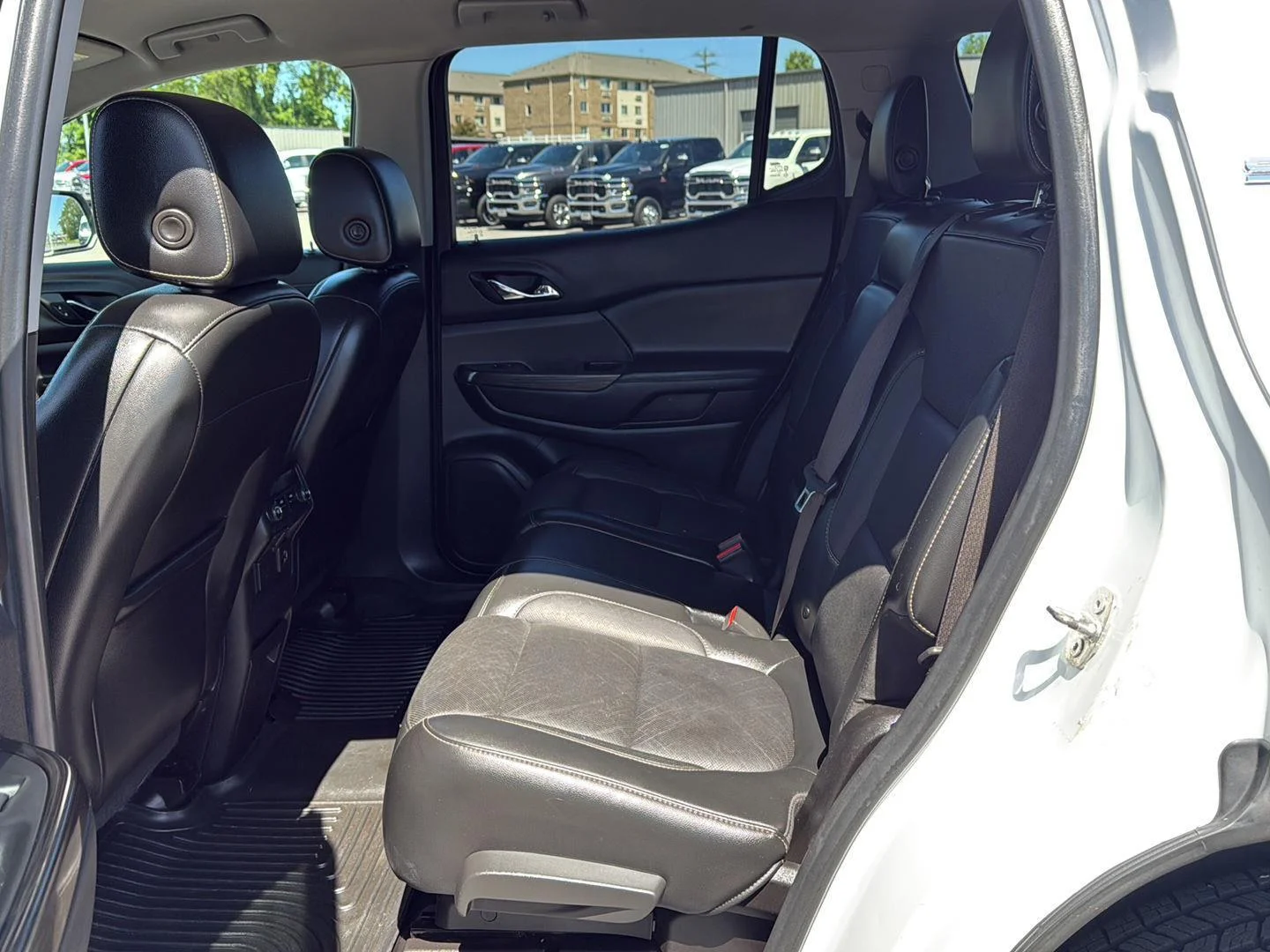Used 2019 Summit White GMC SLT image 10