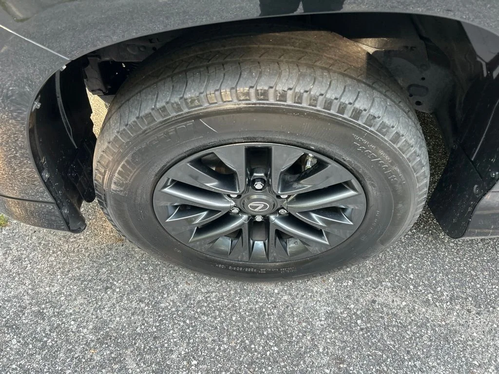 Used 2023 Black Lexus 460 image 13