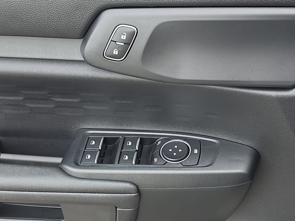 Used 2025 Beige Ford XL image 27