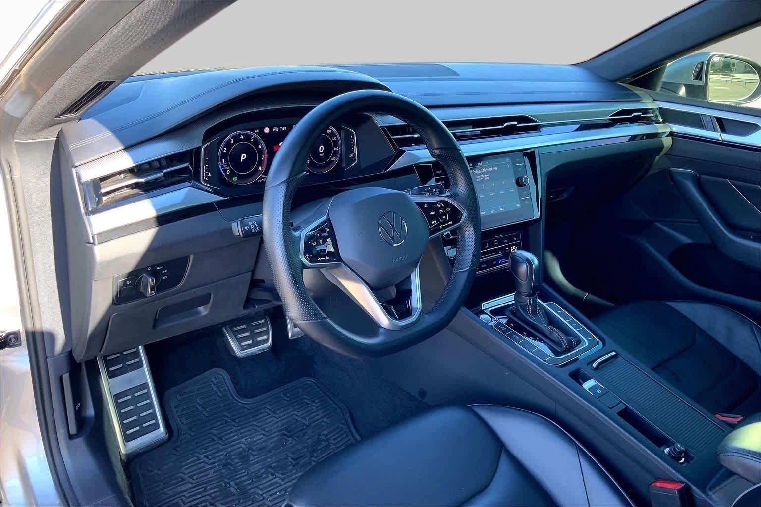 Used 2021 Pyrite Silver Metallic Volkswagen SEL R-Line image 18