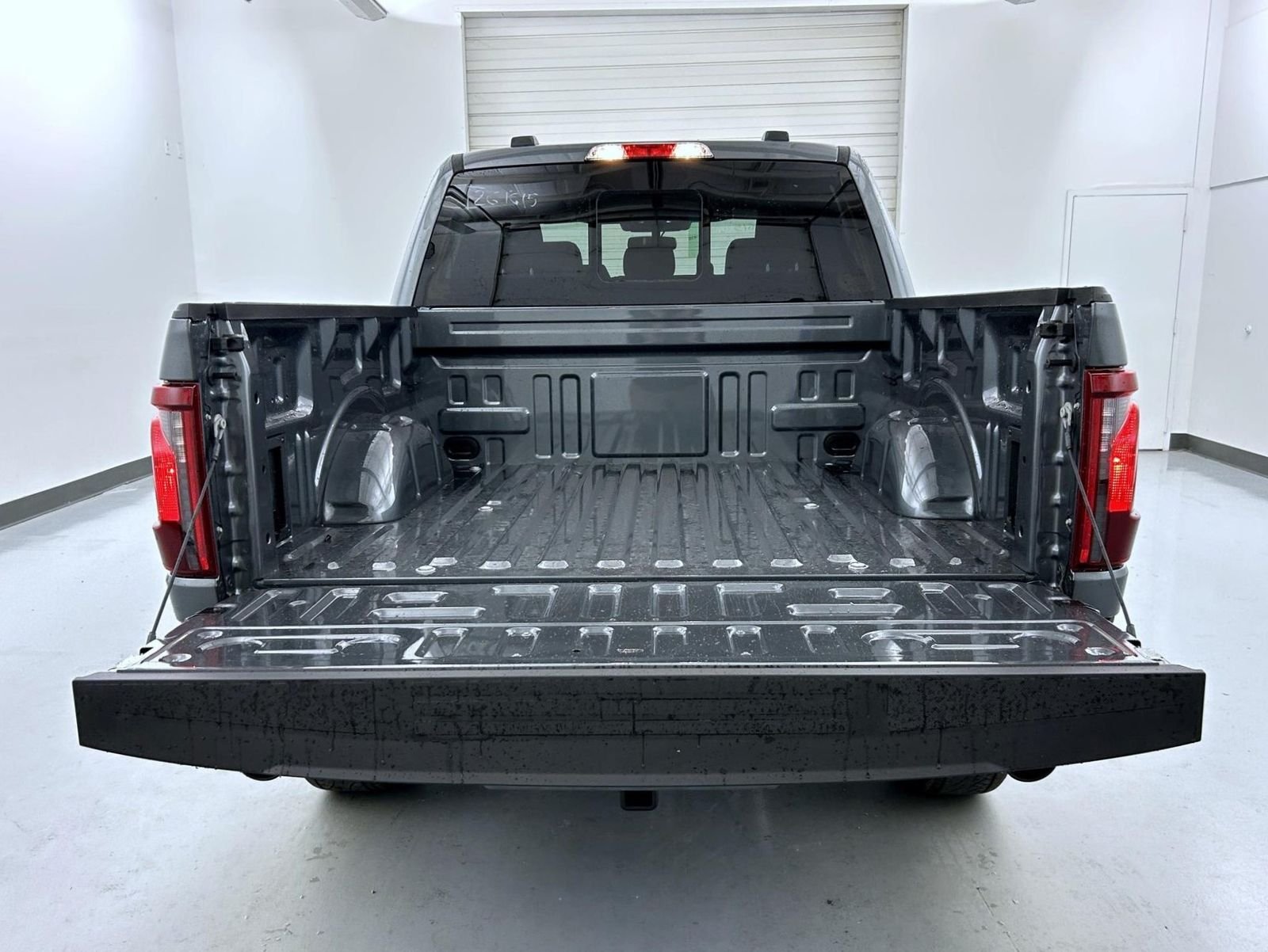 New 2026 Carbonized Gray Metallic Ford XLT image 22