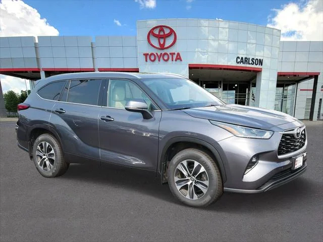 Certified 2021 Toyota Highlander XLE with VIN 5TDGZRBH1MS534185 for sale in Minneapolis, Minnesota