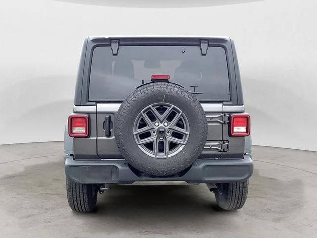 Certified Used 2025 Granite Crystal Metallic Clearcoat Jeep Sport S image 4