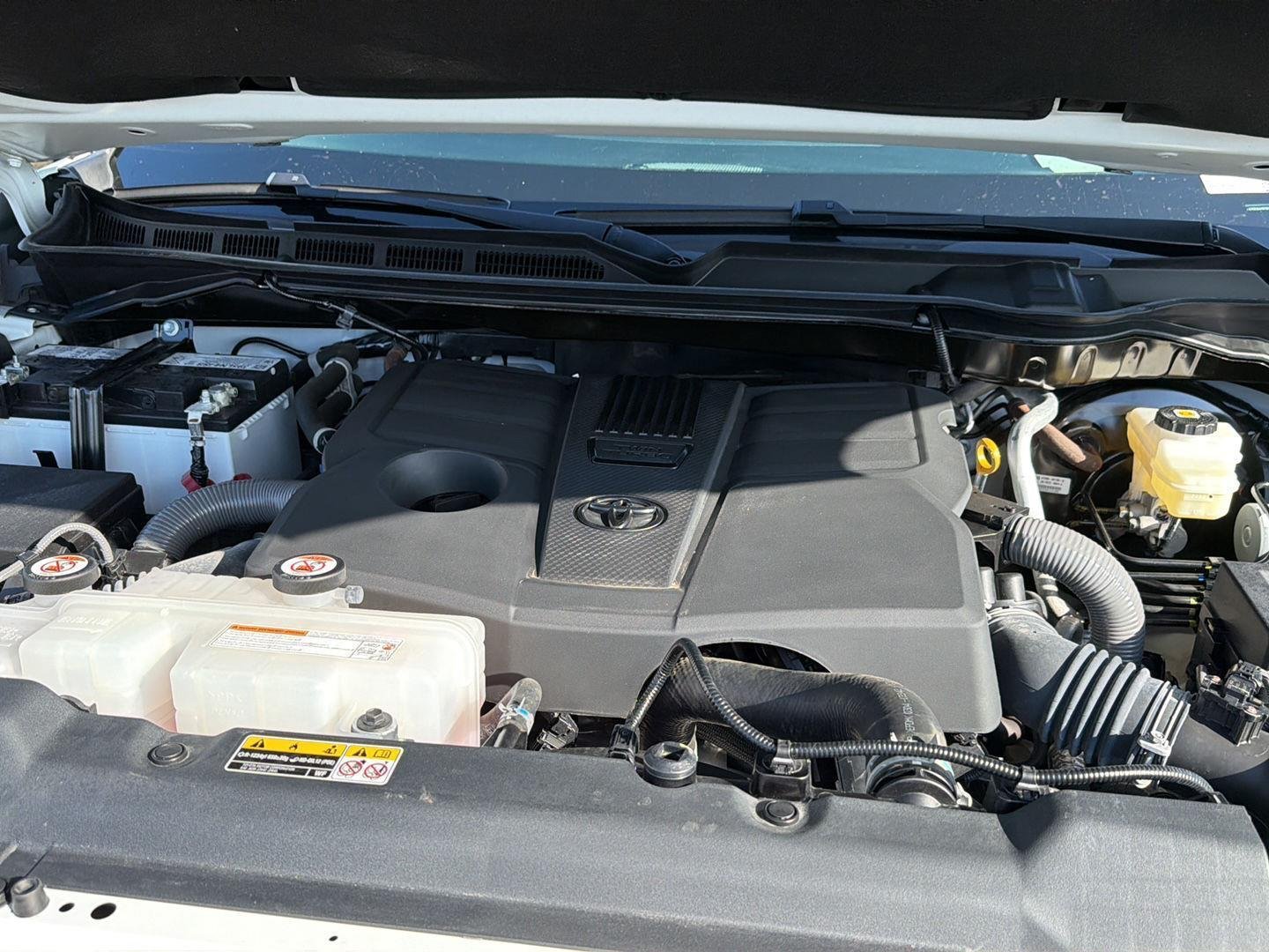 Used 2024 Wind Chill Pearl Toyota Limited image 36