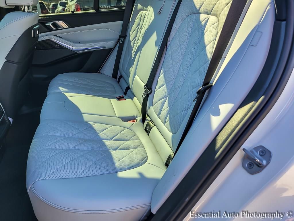2025 BMW X5 - Image 11