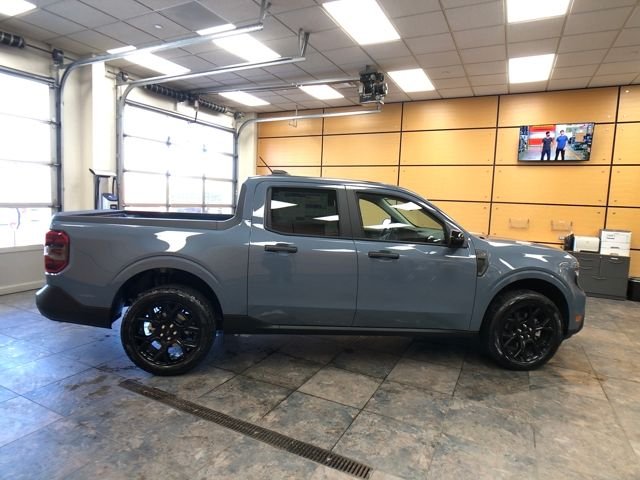 New 2025 Azure Gray Metallic Tri-Coat Ford XLT image 8