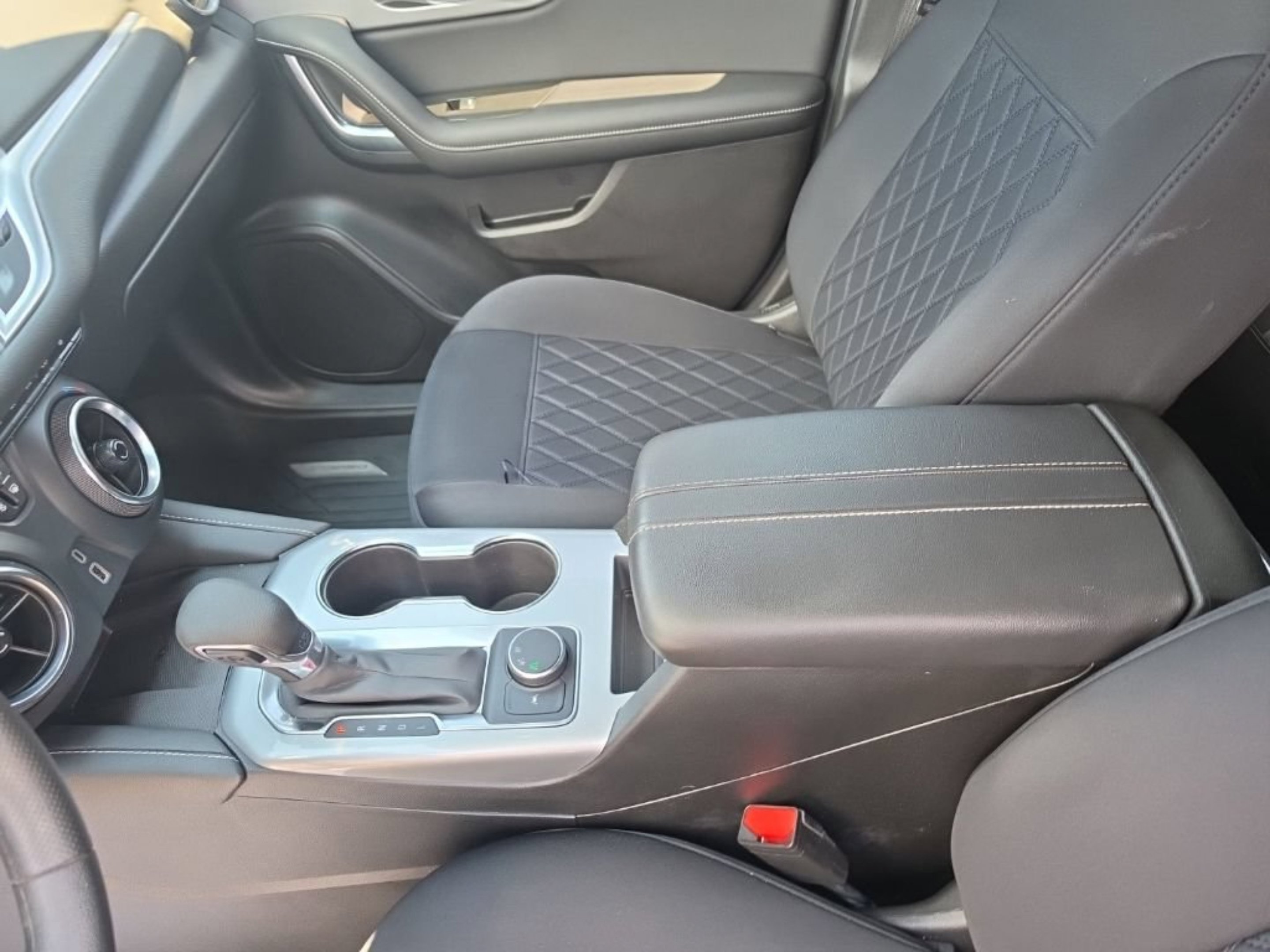 Used 2024 Summit White Chevrolet 2LT image 22