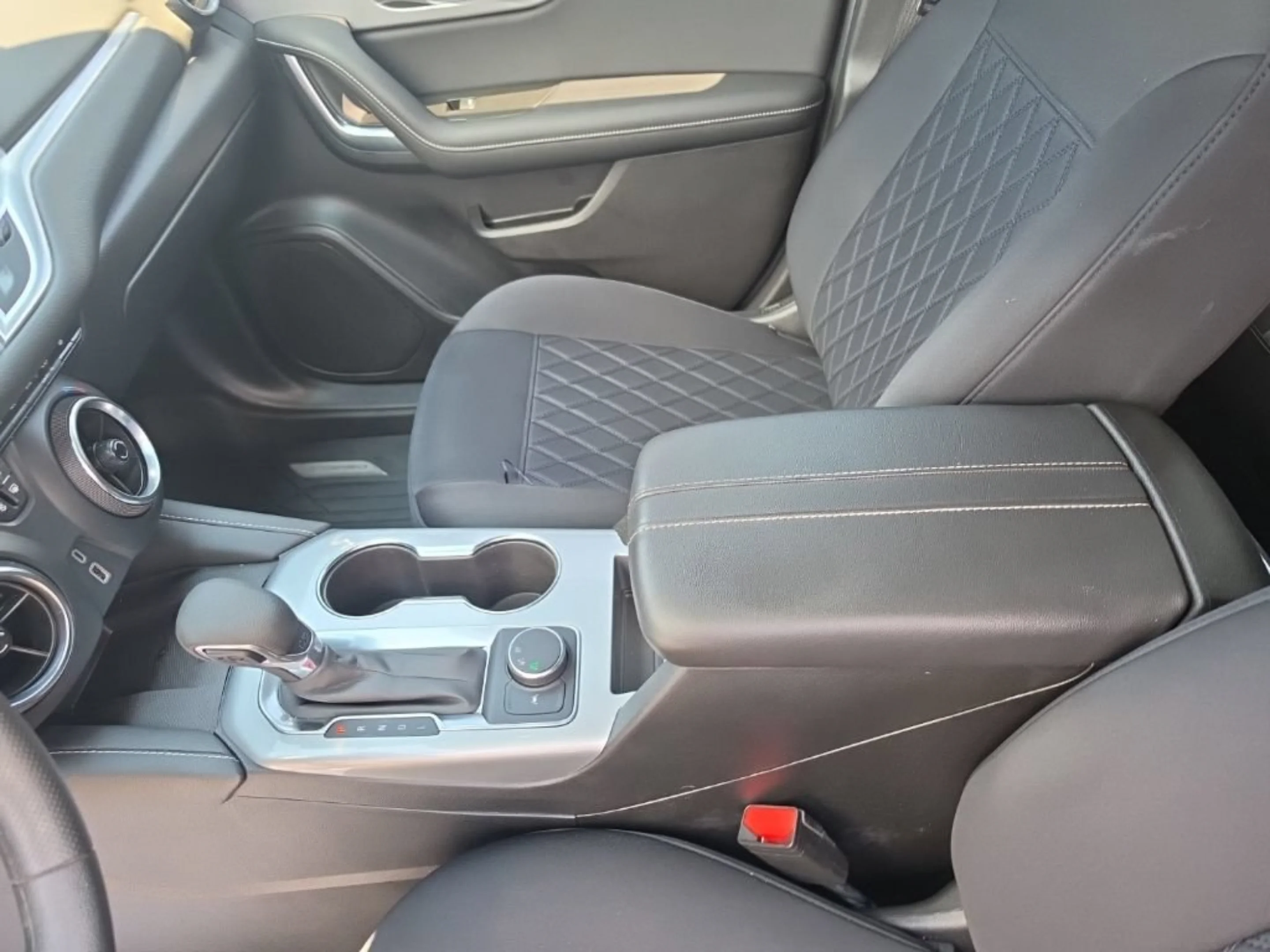 Used 2024 Summit White Chevrolet 2LT image 22