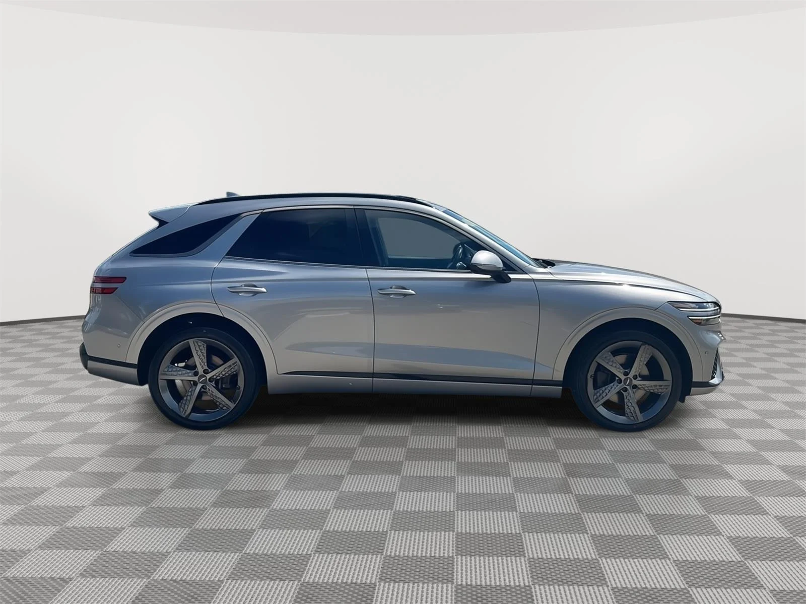 Used 2022 Savile Silver Genesis 2.5T image 4