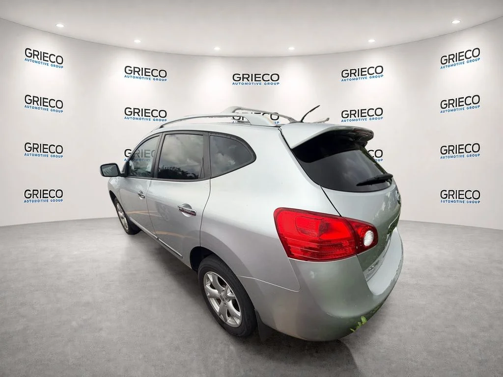 Used 2011 Silver Nissan SV image 8
