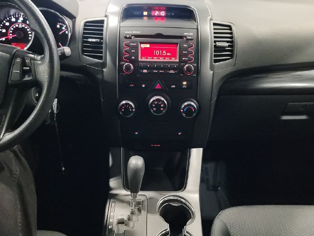Used 2011 Titanium Silver Kia LX image 27