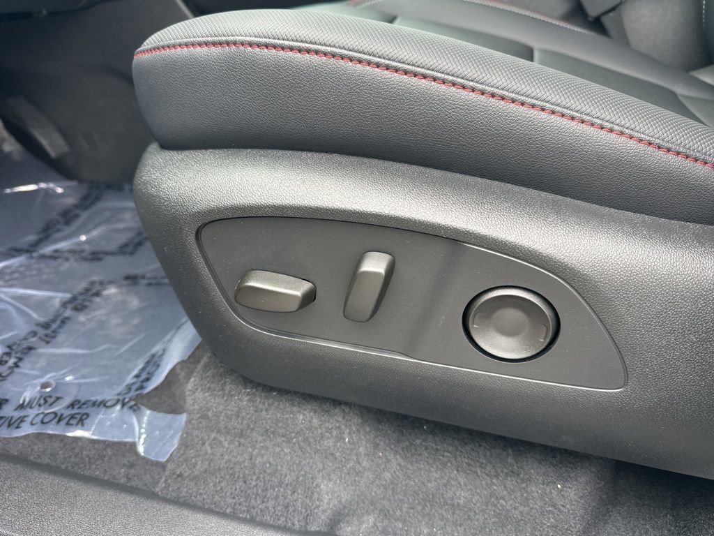 2026 Chevrolet Traverse Z71 - Photo 13