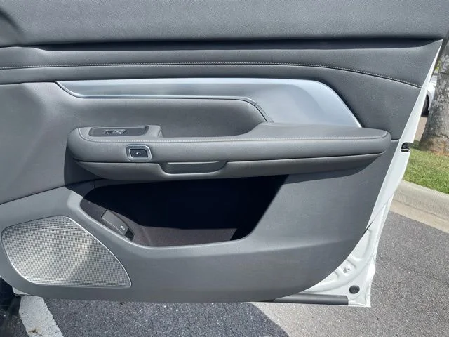 2024 VinFast VF 9 PLUS - Photo 24