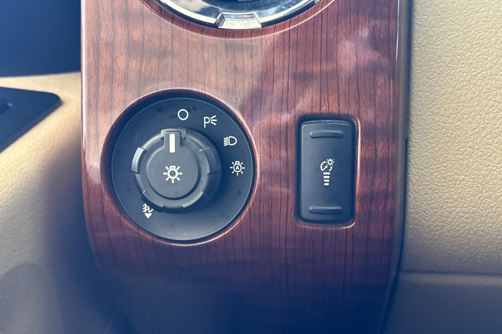 Used 2016 White Ford King Ranch image 27