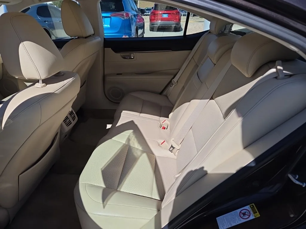 Used 2013 Red Lexus 350 image 20