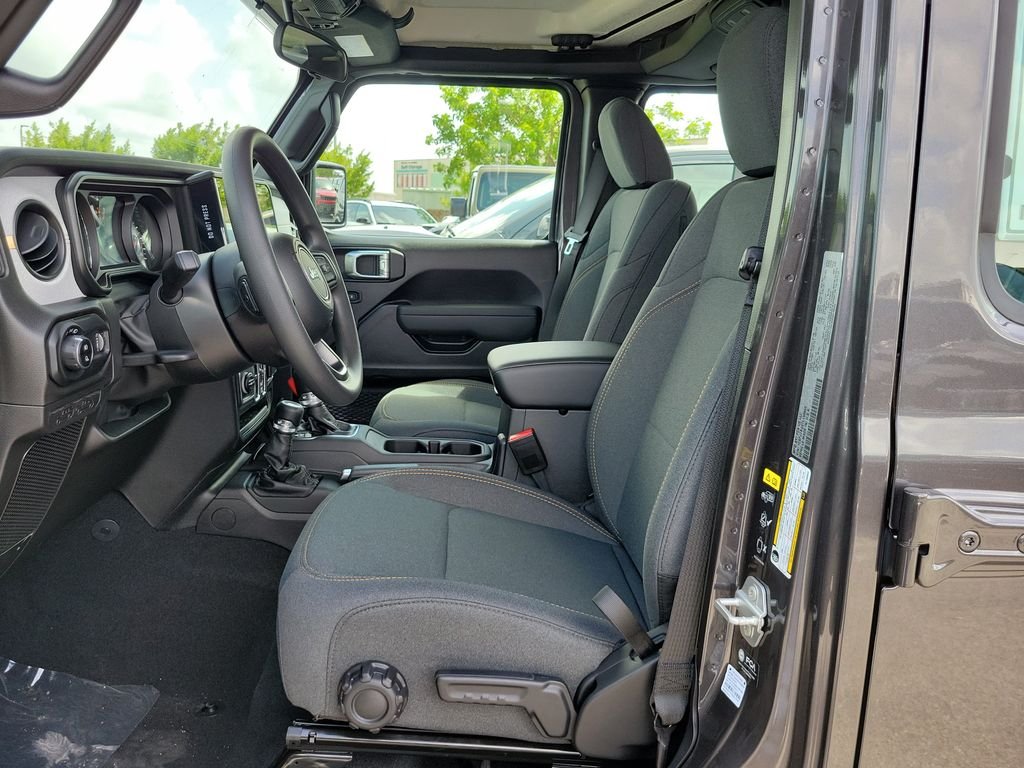 New 2026 Granite Crystal Metallic Clearcoat Jeep Sport image 13