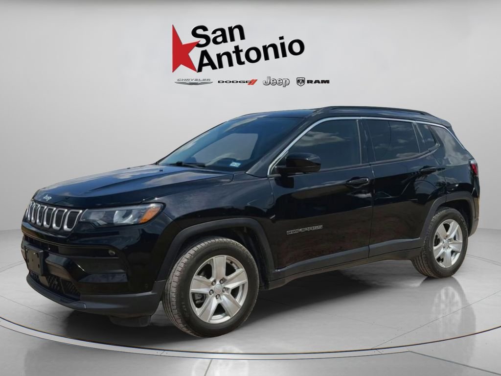 Used 2022 Black Jeep Latitude image 7