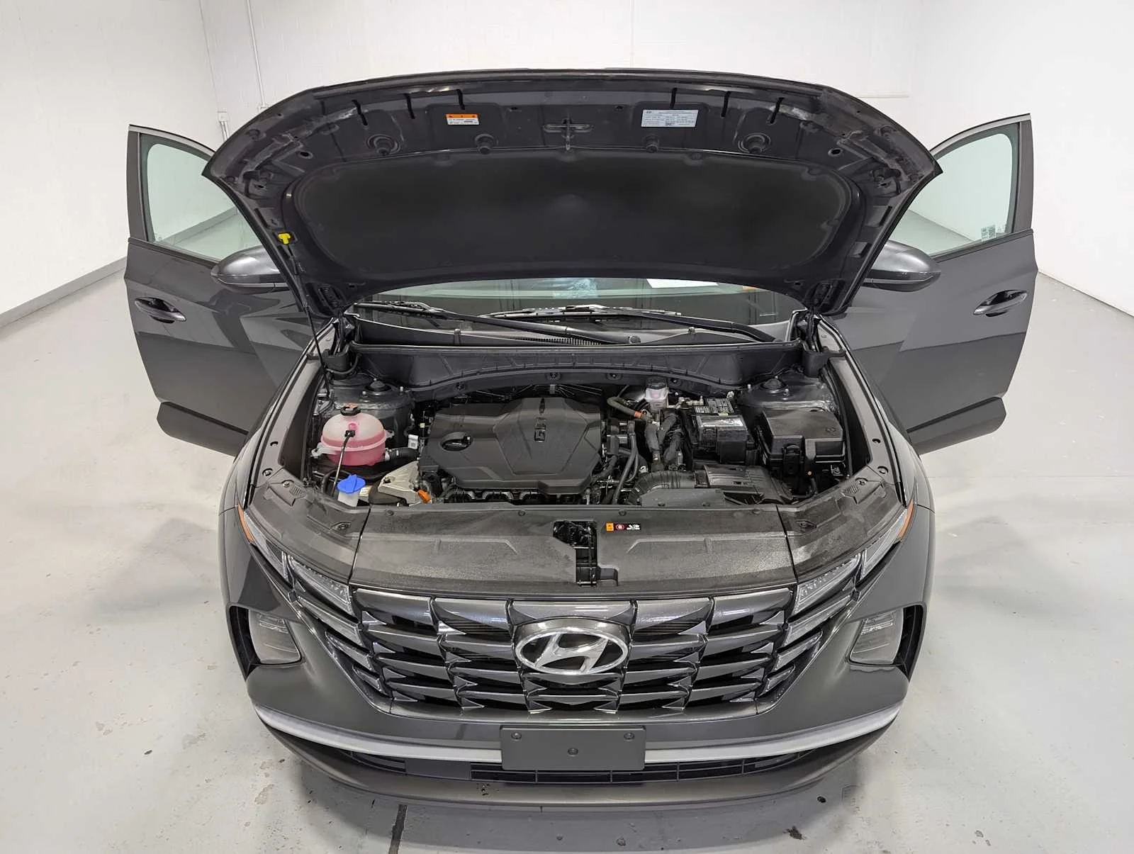 Used 2024 Dark Gray Metallic Hyundai SEL image 13