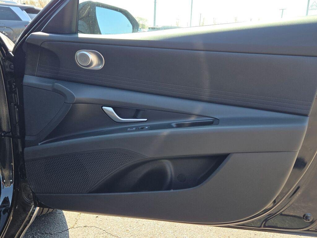 New 2026 Black Hyundai Blue image 9