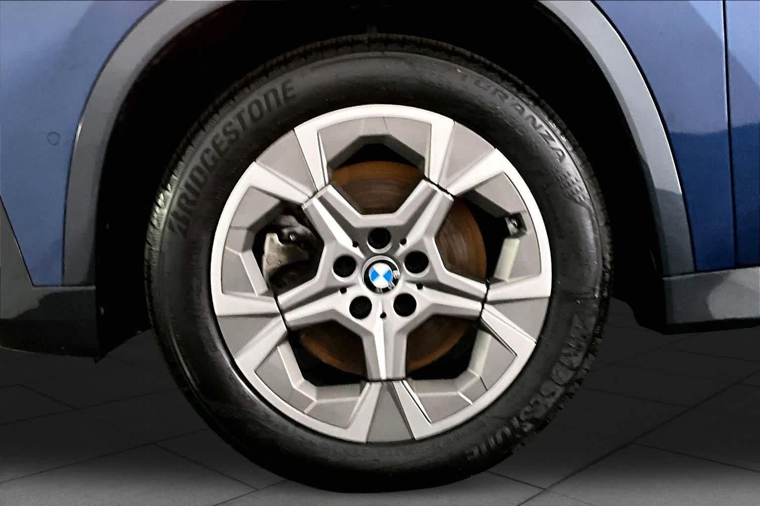 Used 2023 Phytonic Blue Metallic BMW xDrive28i image 11