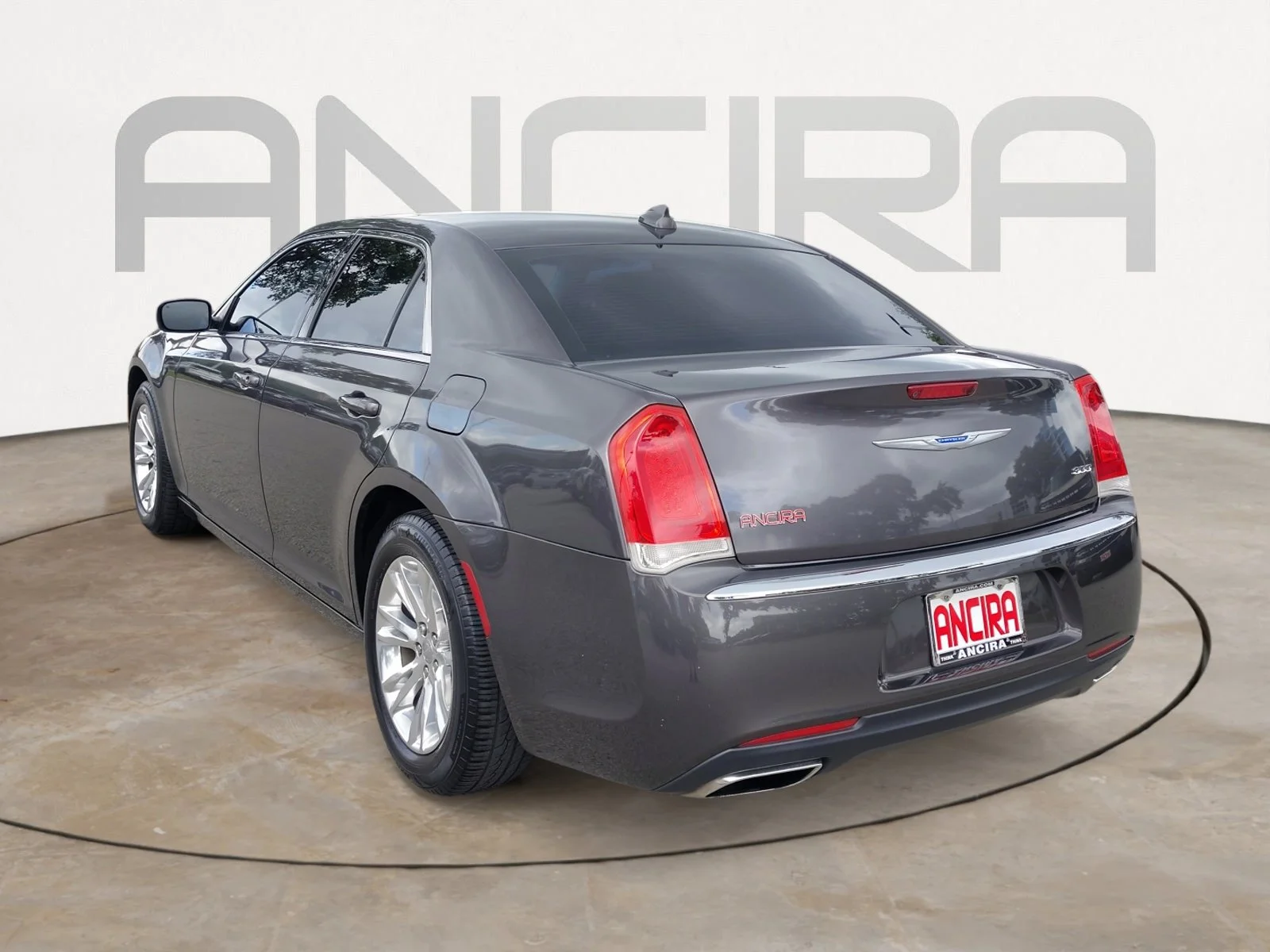 Used 2018 Granite Crystal Metallic Clearcoat Chrysler Touring image 11