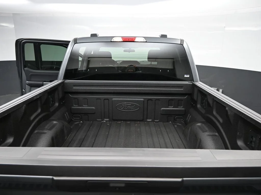 Used 2025 Gray Ford XLT image 13