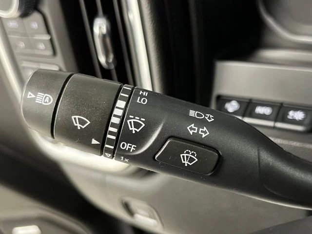 Used 2022 Black GMC Denali image 31