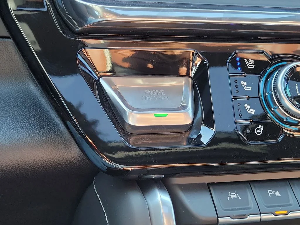 New 2026 Glacier White Tricoat GMC Denali Ultimate image 24
