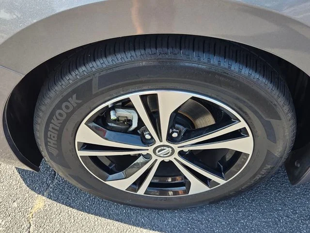 Used 2021 Gray Nissan SV image 18