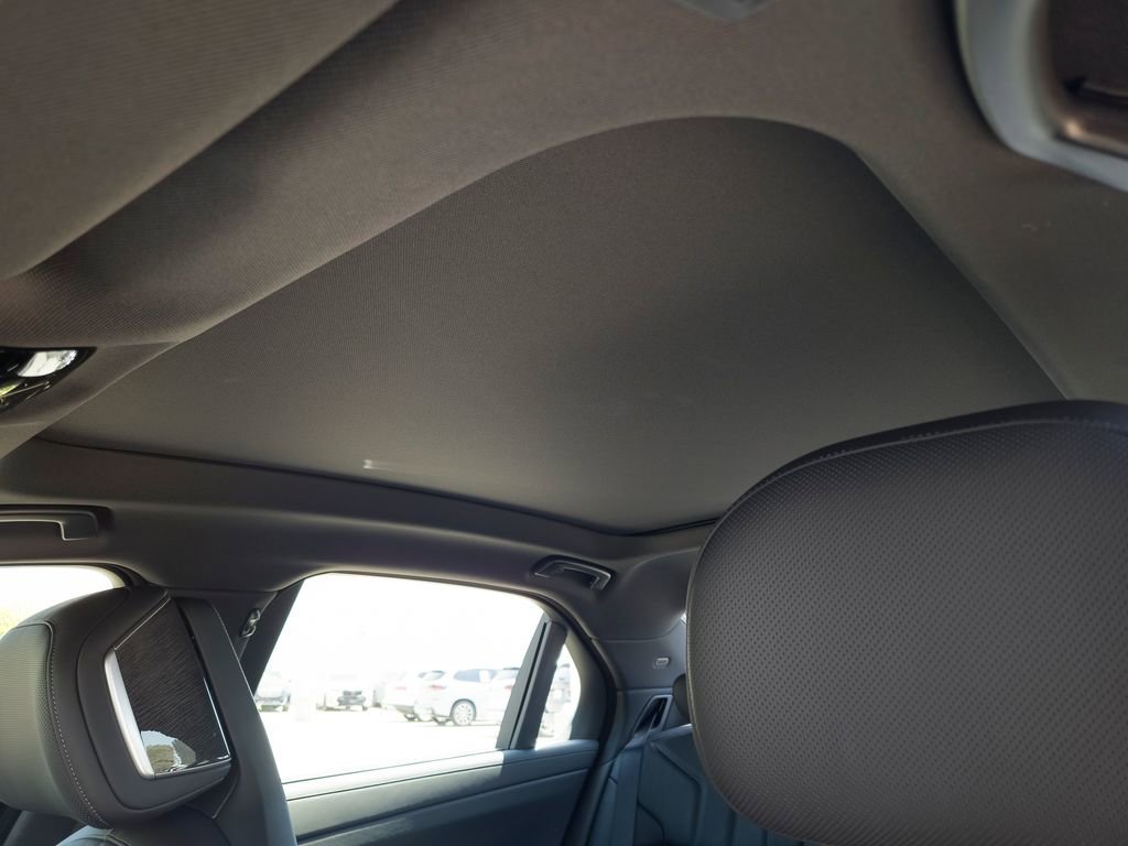 New 2026 Mineral White Metallic BMW 750e xDrive image 14