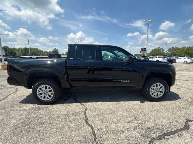 2025 Toyota Tacoma SR5 - Photo 7