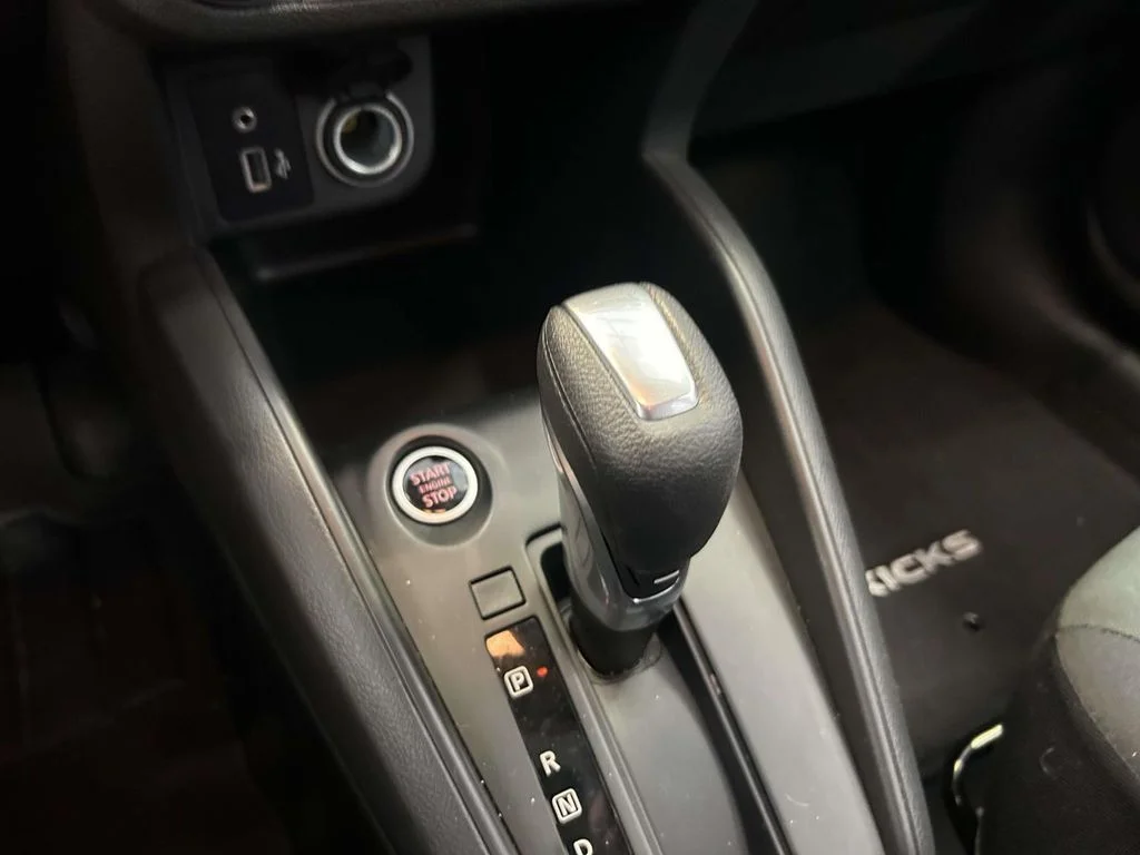 Used 2025 Blue Nissan S image 21