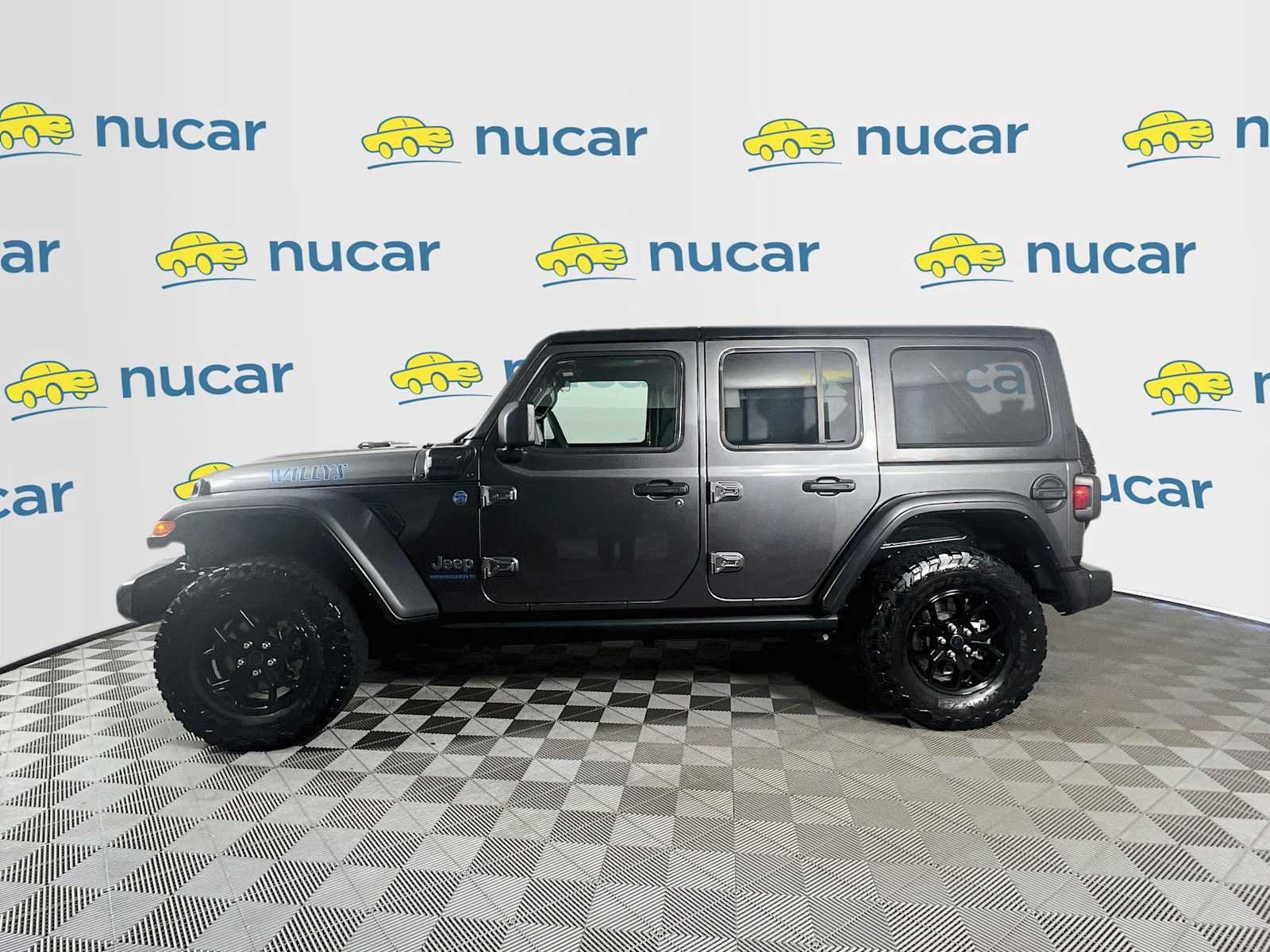 Used 2024 Granite Crystal Metallic Clearcoat Jeep Willys image 4