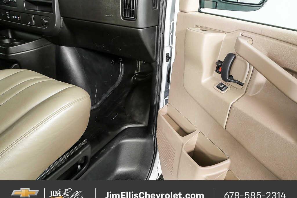 2025 Chevrolet Express Cargo Work Van - Photo 18