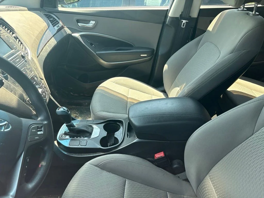 Used 2018 White Hyundai 2.4 Base image 18