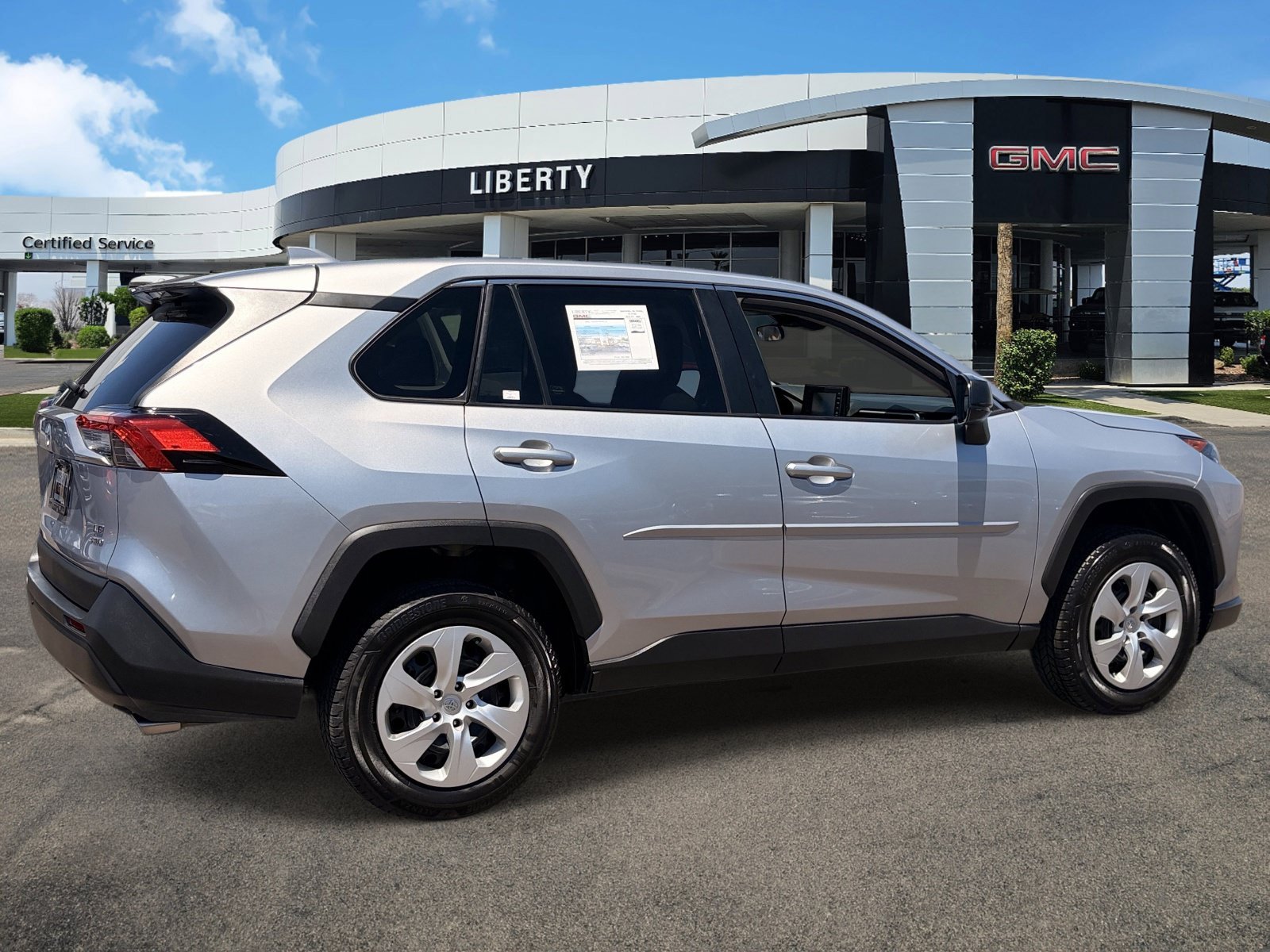 Used 2022 Silver Toyota LE image 3