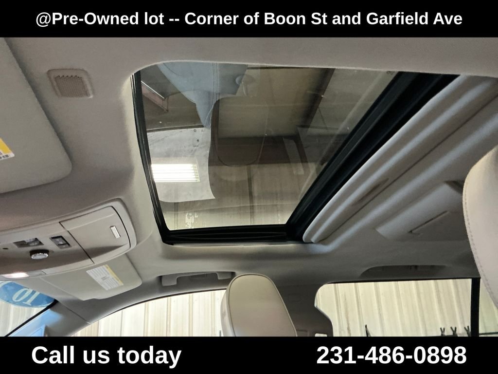 Used 2016 Red GMC Denali image 13