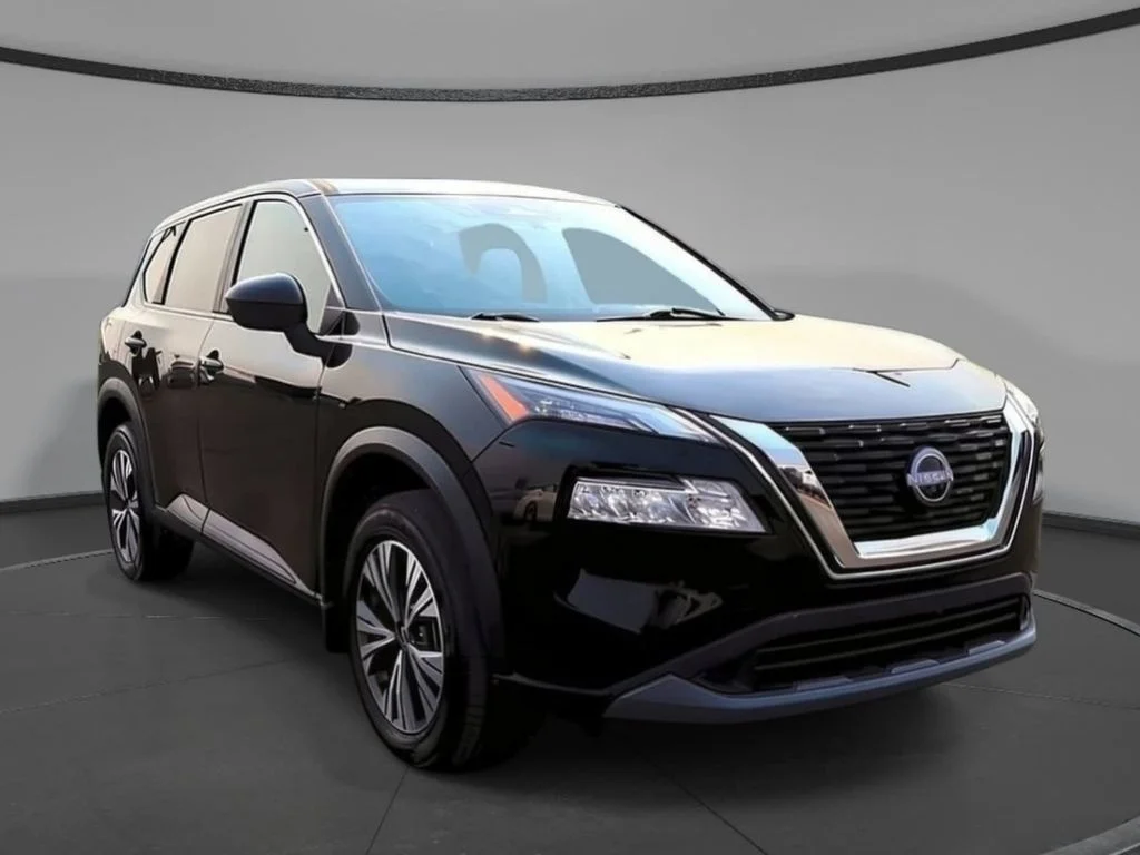 Used 2023 Super Black Nissan SV image 3