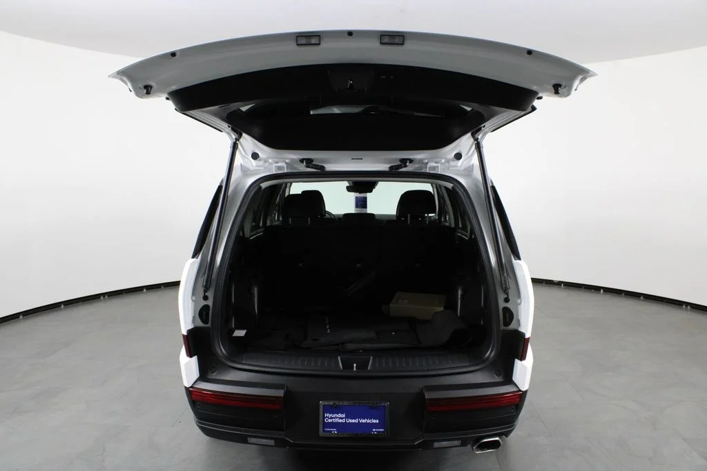 Used 2026 White Hyundai SE image 17