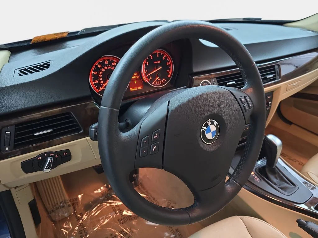 Used 2011 Deep Sea Blue Metallic BMW 328i xDrive image 18