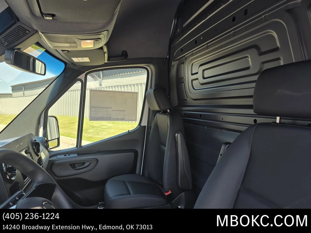 New 2026 Arctic White Mercedes-Benz Cargo 144 WB image 28