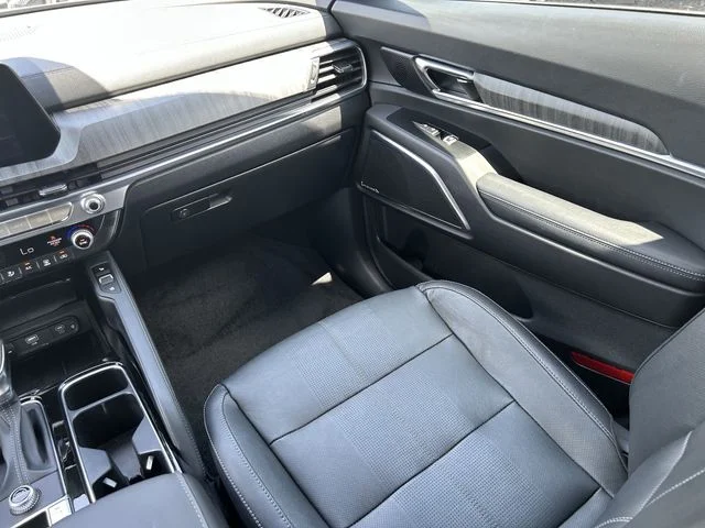 Used 2024 Black Kia SX image 21