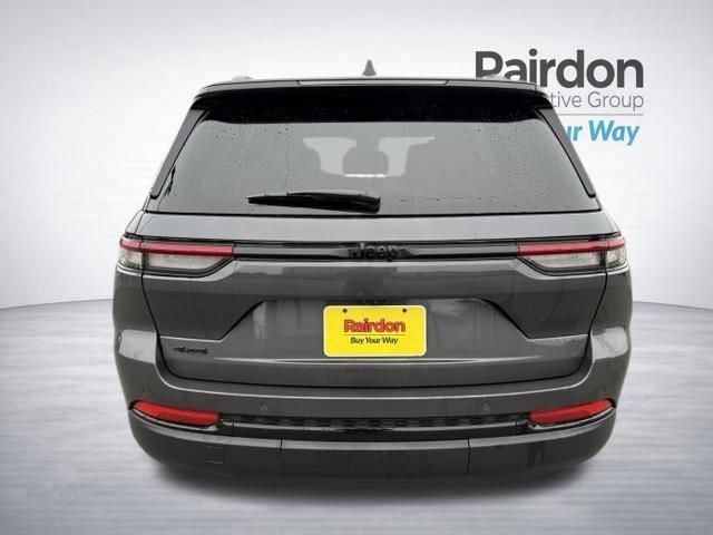 Used 2025 Baltic Gray Metallic Clearcoat Jeep Altitude image 6