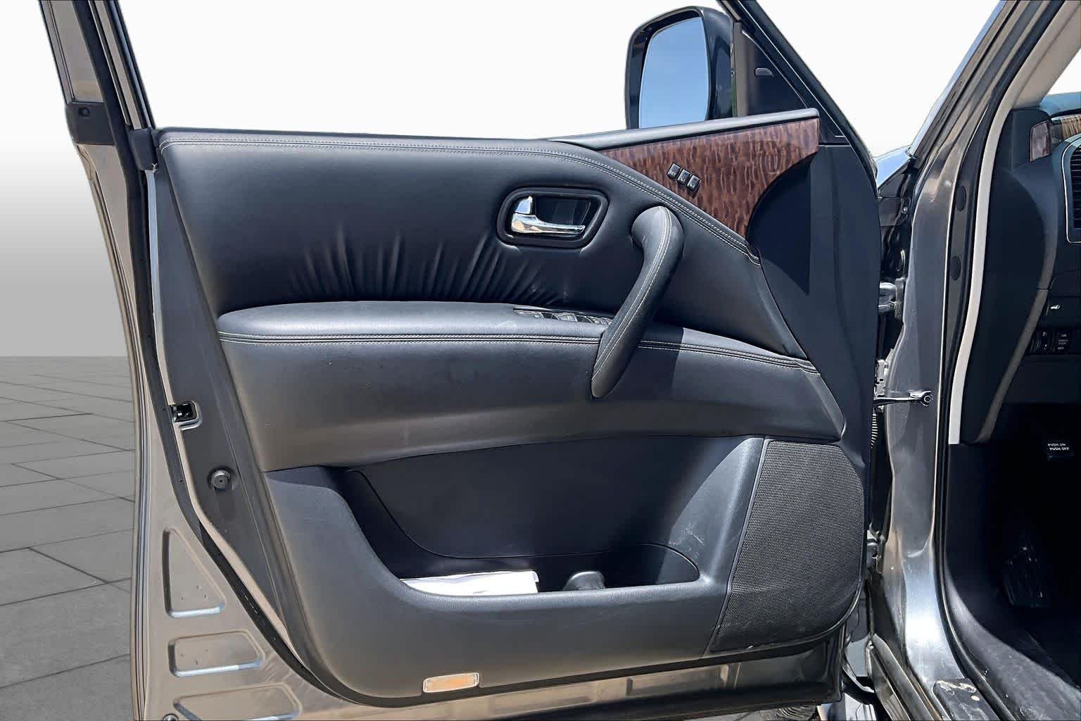 Used 2017 Gun Metallic Nissan Platinum image 20