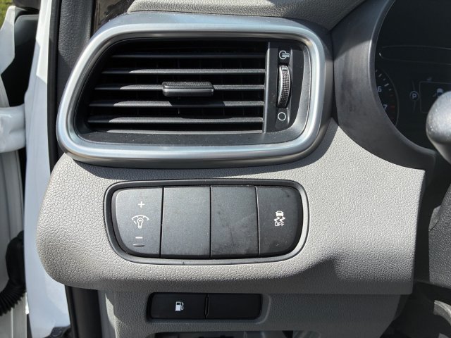 Used 2016 White Kia EX image 17