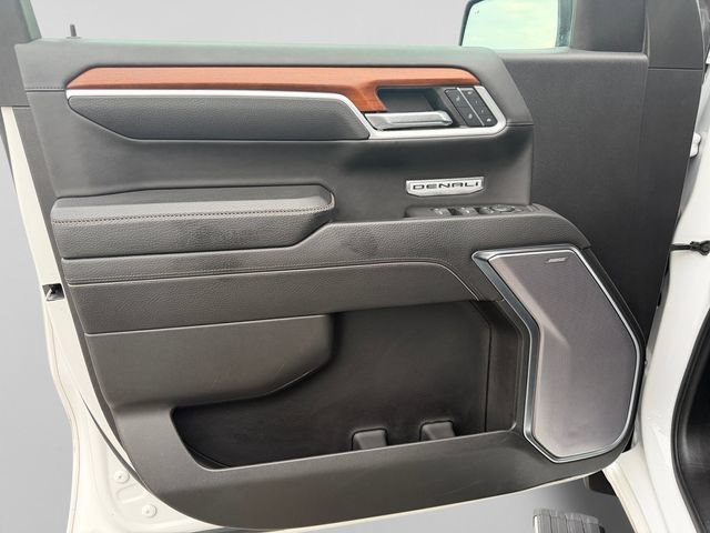 Used 2022 WHITE FROST TRICOAT GMC Denali image 13