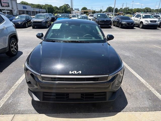 Used 2025 Black Kia LXS image 1
