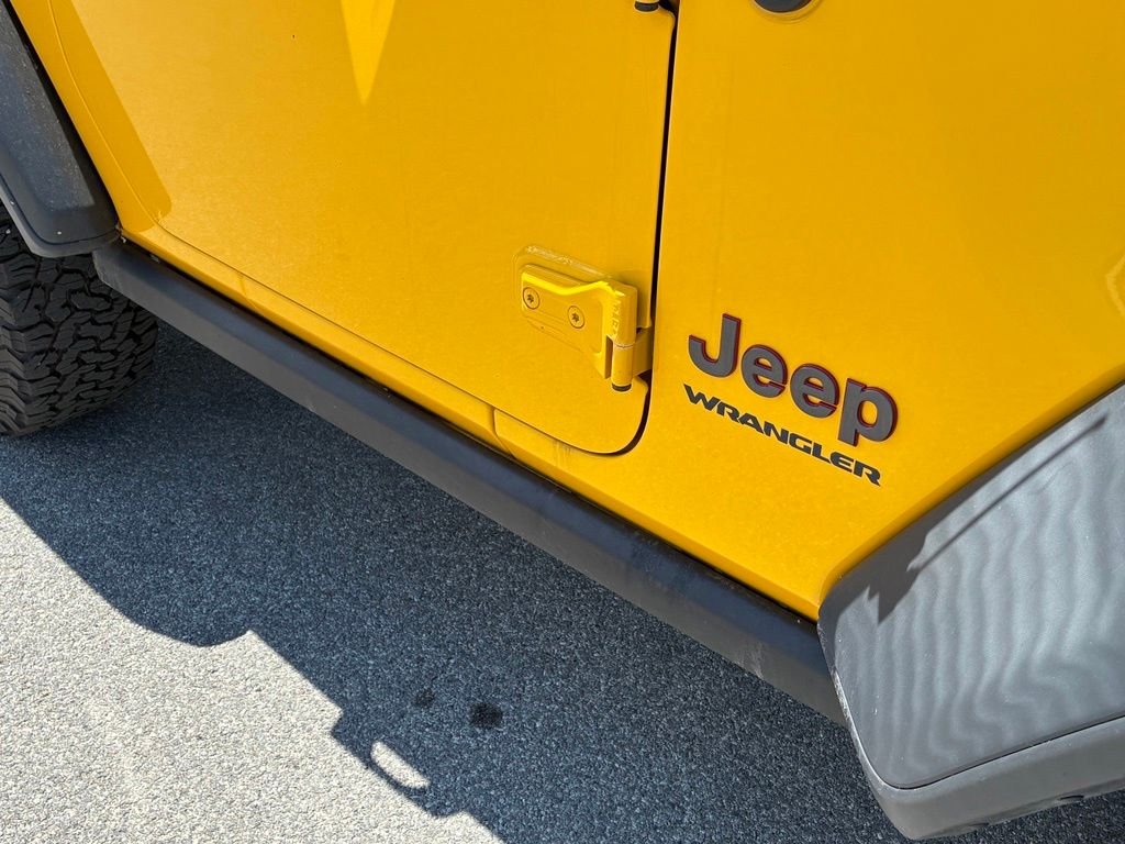 Used 2020  Jeep Rubicon image 35