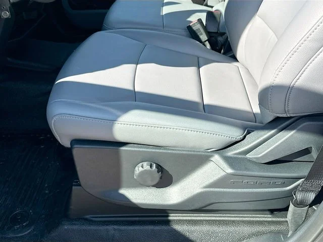 New 2026 Oxford White Ford XL image 13