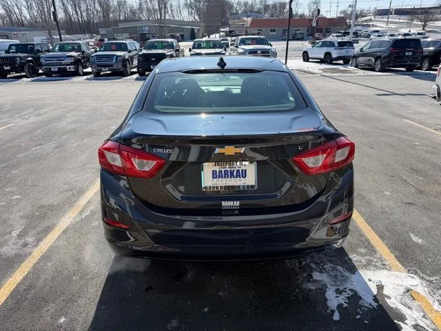 Used 2016 Chevrolet Cruze LT with VIN 1G1BE5SM7G7270053 for sale in Freeport, IL